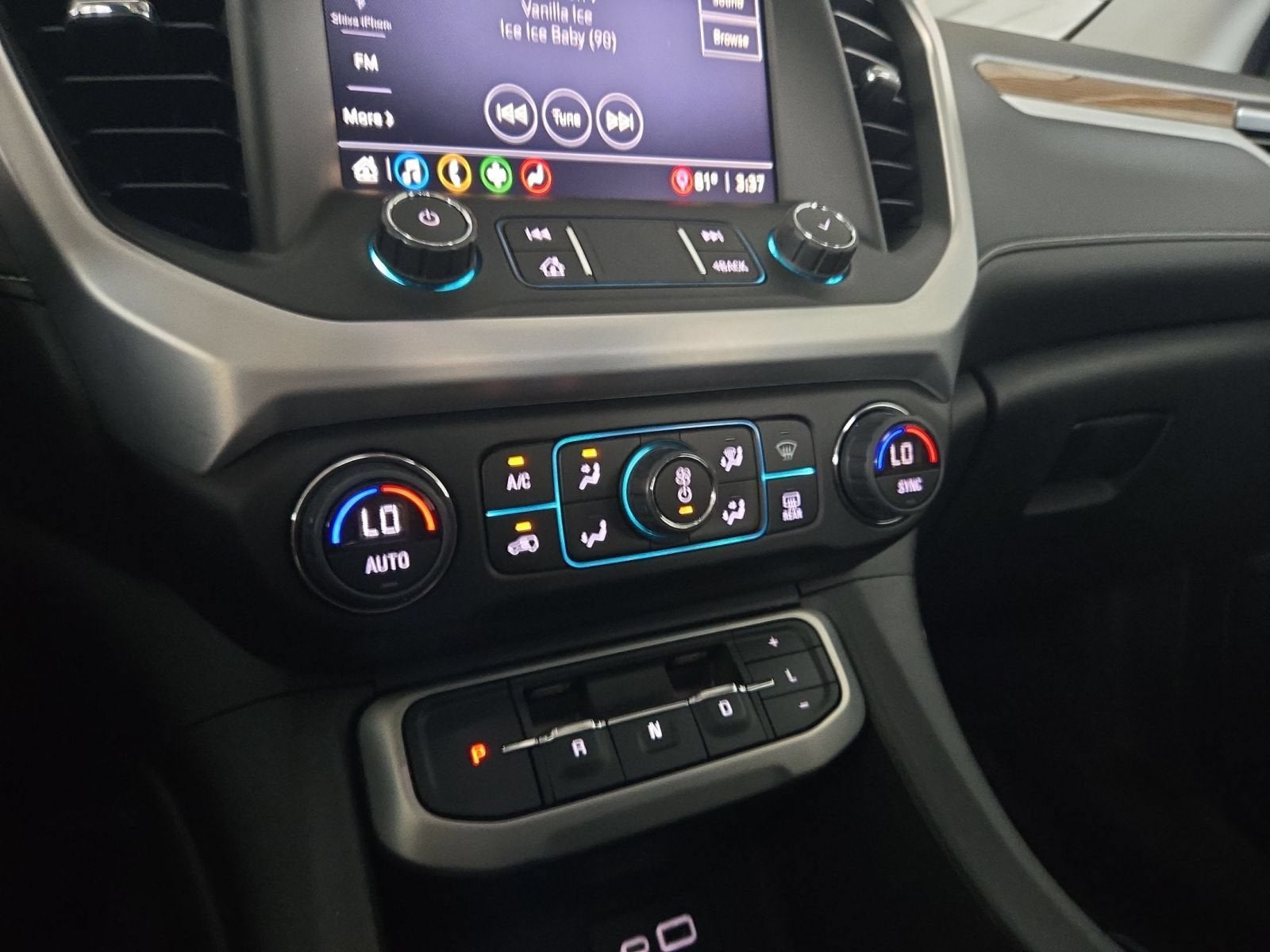 2022 GMC Acadia SLE