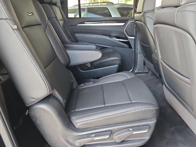2025 Cadillac Escalade ESV Luxury