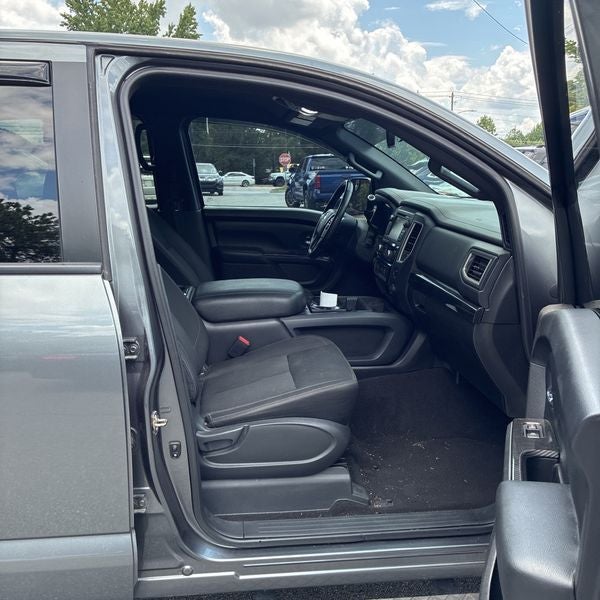 2018 Nissan Titan SV