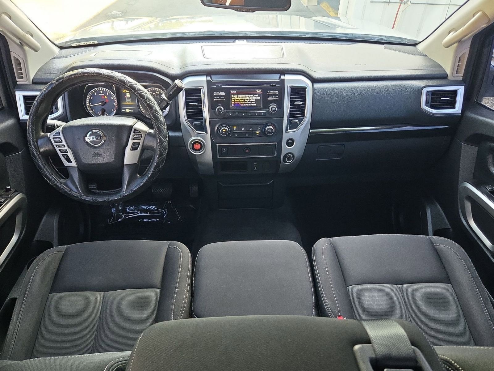 2017 Nissan Titan SV