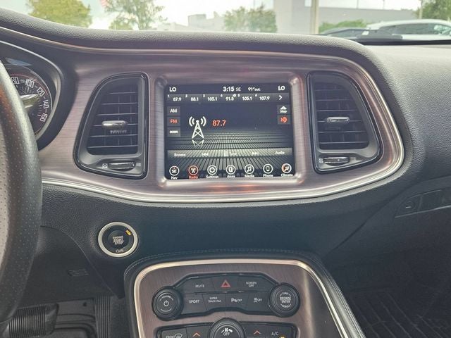 2017 Dodge Challenger SXT