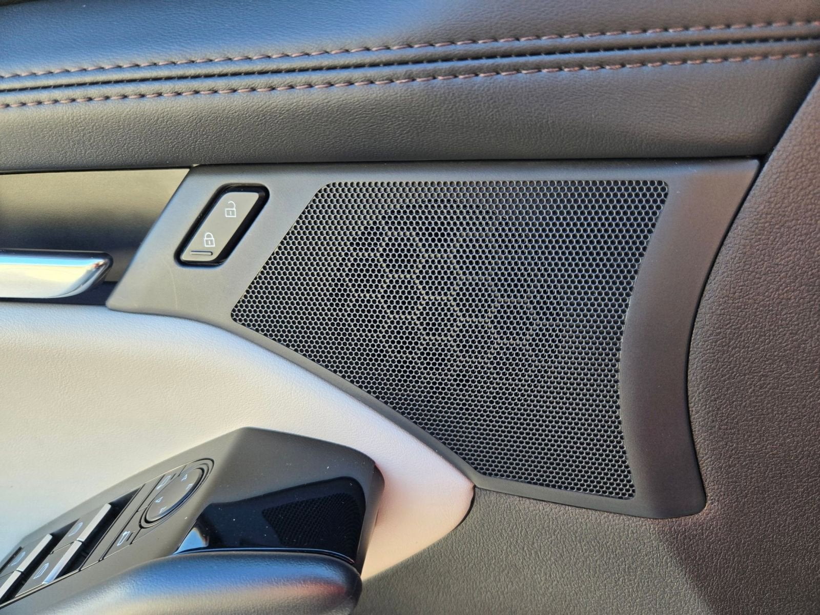 2025 Mazda Mazda3 2.5 S Preferred Package