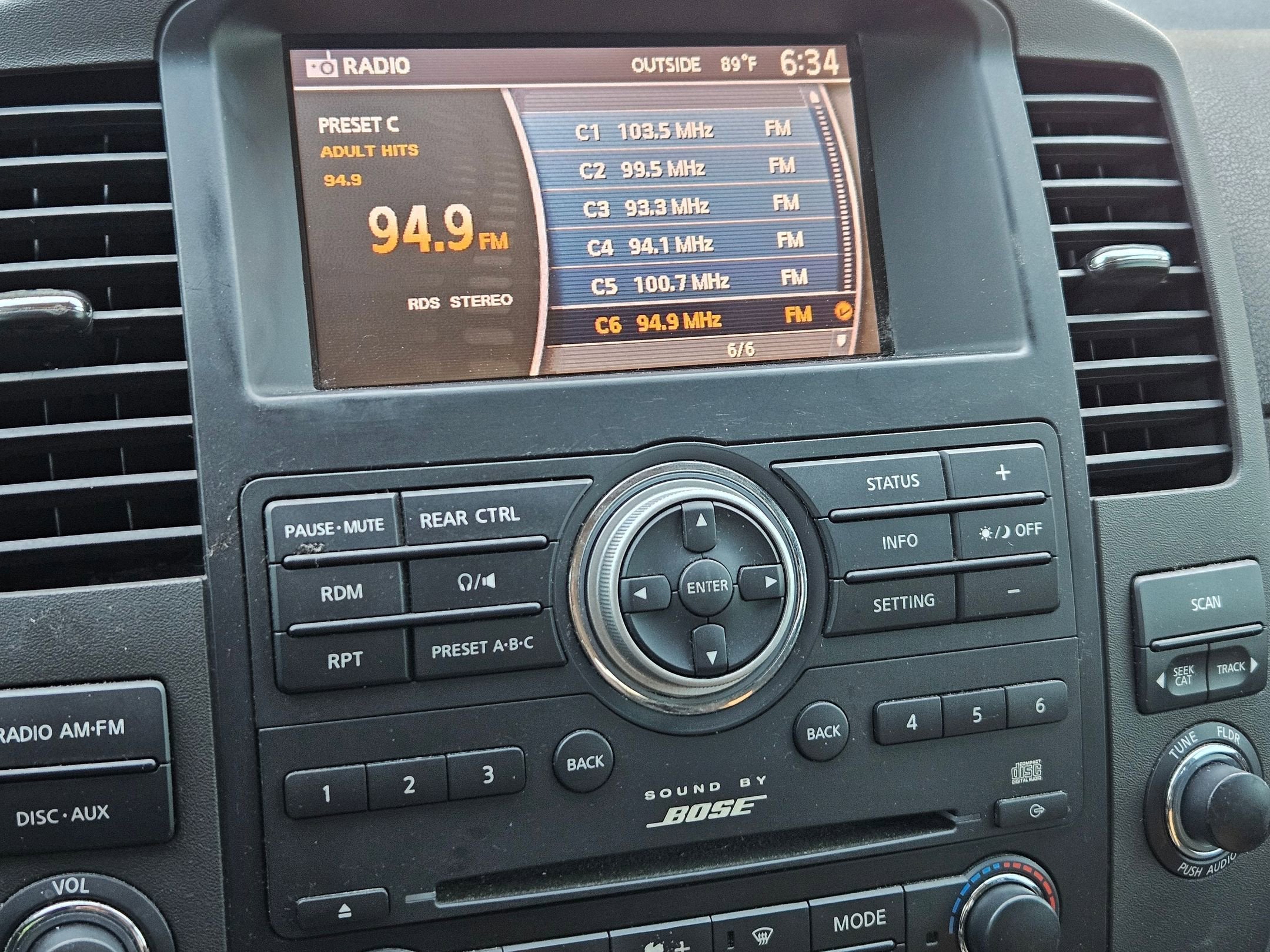 2010 Nissan Pathfinder SE