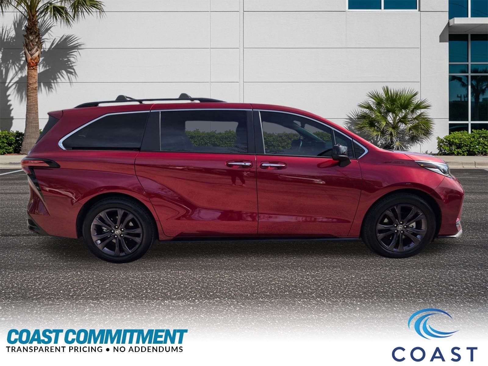 2022 Toyota Sienna XSE 7 Passenger