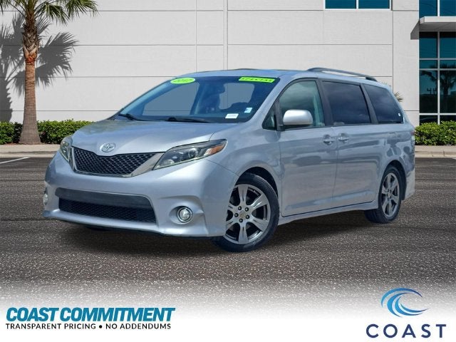 2017 Toyota Sienna SE Premium 8 Passenger