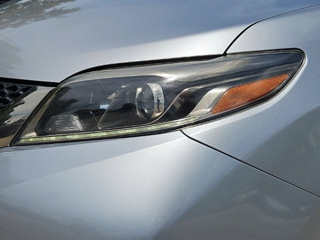 2017 Toyota Sienna SE Premium 8 Passenger