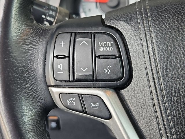 2017 Toyota Sienna SE Premium 8 Passenger