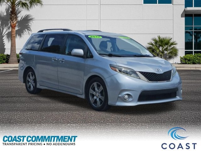 2017 Toyota Sienna SE Premium 8 Passenger
