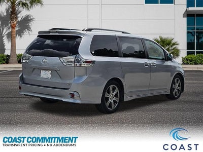 2017 Toyota Sienna SE Premium 8 Passenger