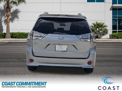 2017 Toyota Sienna SE Premium 8 Passenger