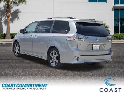 2017 Toyota Sienna SE Premium 8 Passenger