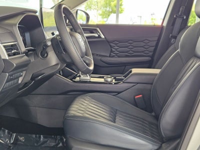 2025 Mitsubishi Outlander SEL
