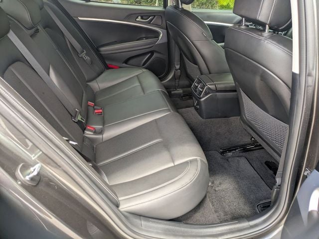 2022 Genesis G70 2.0T