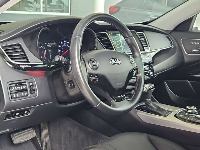 2017 Kia K900 Premium