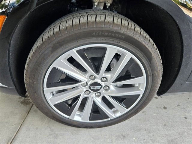 2026 Cadillac VISTIQ Luxury