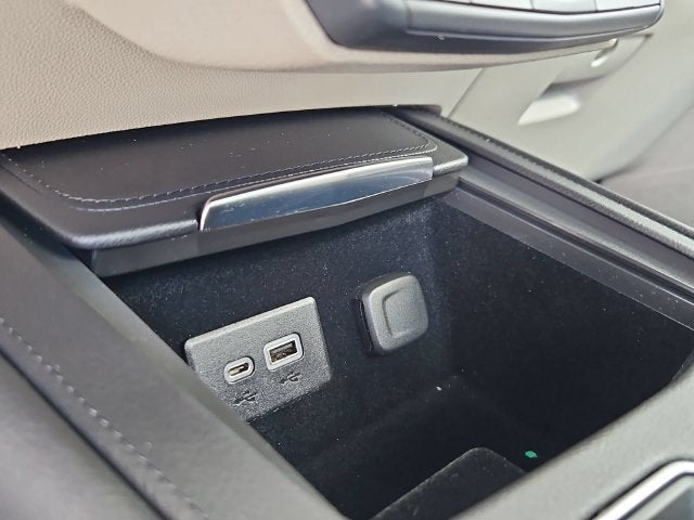 2022 Cadillac XT4 FWD Premium Luxury