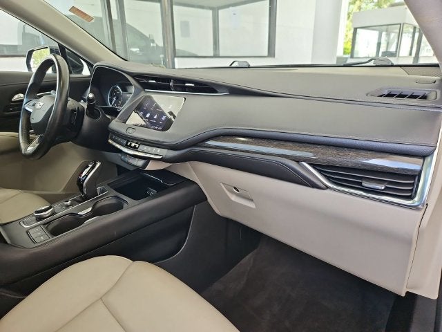 2022 Cadillac XT4 FWD Premium Luxury
