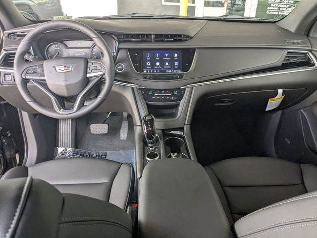 2025 Cadillac XT6 Luxury