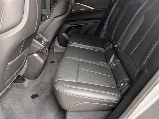 2025 Cadillac LYRIQ Luxury 1