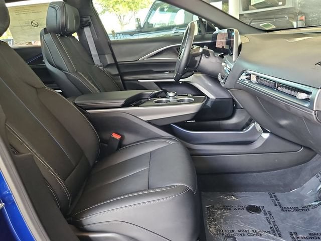 2025 Cadillac LYRIQ Sport 3