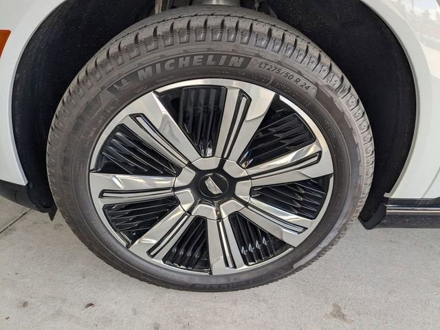 2025 Cadillac ESCALADE IQ Luxury 2