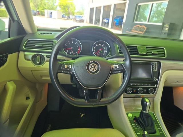 2018 Volkswagen Passat 2.0T SE
