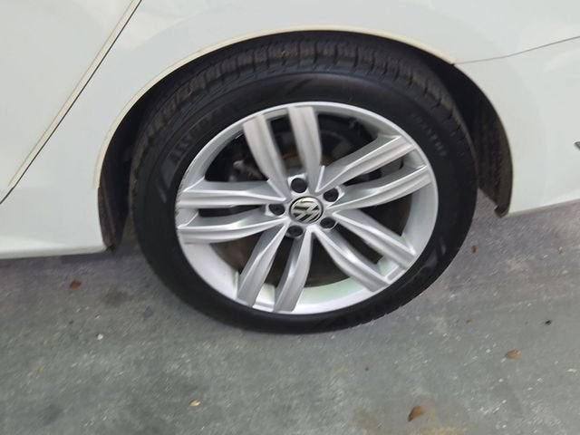 2018 Volkswagen Passat 2.0T SE