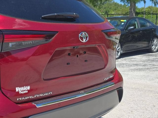 2026 Toyota Highlander Hybrid Platinum