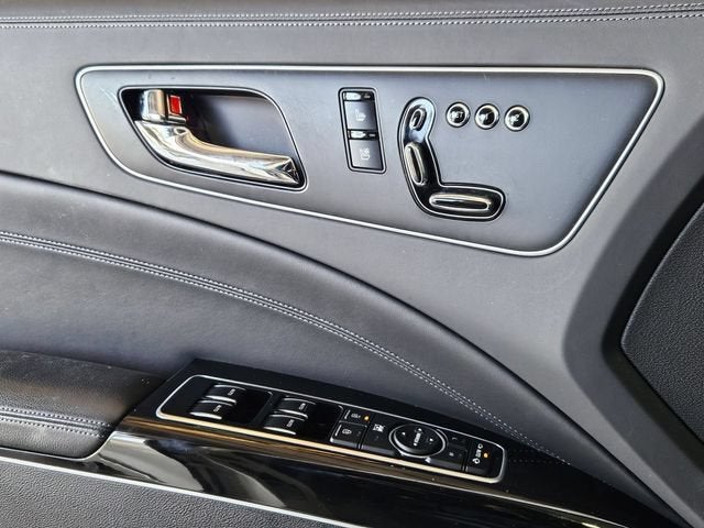 2017 Kia K900 Premium