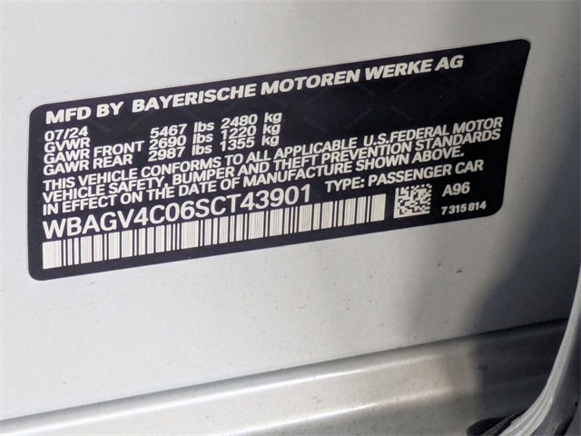 2025 BMW 8 Series 840i