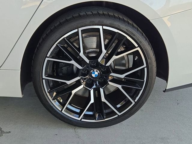 2025 BMW 8 Series 840i