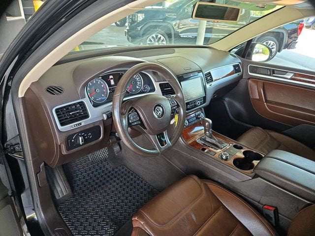 2013 Volkswagen Touareg Sport