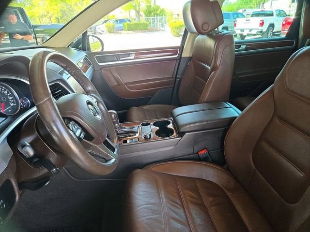 2013 Volkswagen Touareg Sport