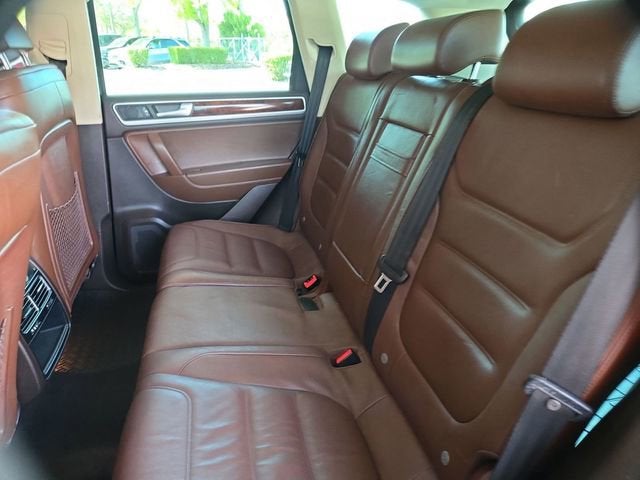 2013 Volkswagen Touareg Sport